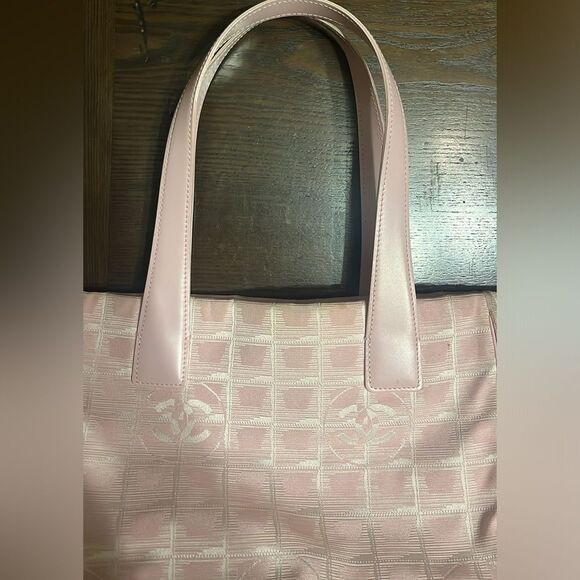 CHANEL Pink CC logo Travel Ligne Tote - Picture 5 of 16